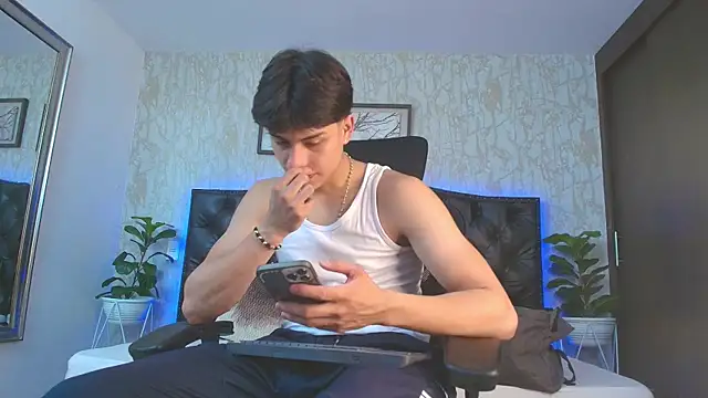 Lander Cruz online show from February 26, 7:35 pm