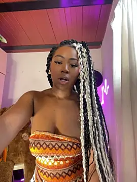 Snapshot of Cynthia_es chatting on June 10, 1:43 pm Cynthia es online show from June 10, 1:43 pm