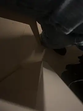 Snapshot of andresbale chatting on February 8, 2:59 am andresbale online show from February 8, 2:59 am