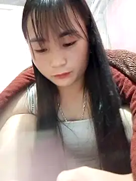 Snapshot of Maiphu34 chatting on May 7, 2:44 pm Maiphu34 online show from May 7, 2:44 pm