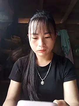 Snapshot of Maiphu34 chatting on May 15, 12:28 am Maiphu34 online show from May 15, 12:28 am