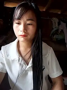 Snapshot of Maiphu34 chatting on May 19, 6:42 am Maiphu34 online show from May 19, 6:42 am