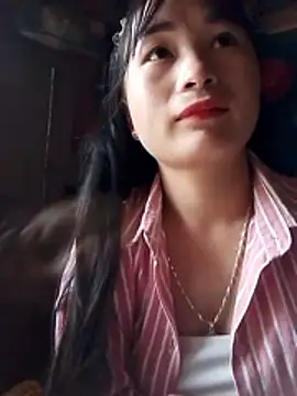 Snapshot of Maiphu34 chatting on May 23, 11:53 pm Maiphu34 online show from May 23, 11:53 pm