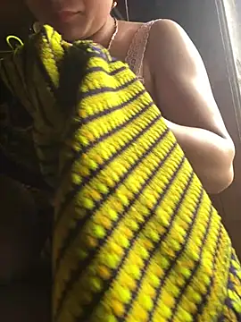 Snapshot of Maiphu34 chatting on June 22, 5:37 am Maiphu34 online show from June 22, 5:37 am