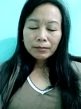 Snapshot of Lili-123k chatting on December 2, 11:56 pm Lili-123k online show from December 2, 11:56 pm