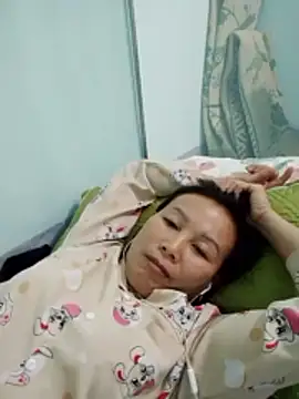 Snapshot of Lili-123k chatting on December 21, 2:46 pm Lili-123k online show from December 21, 2:46 pm