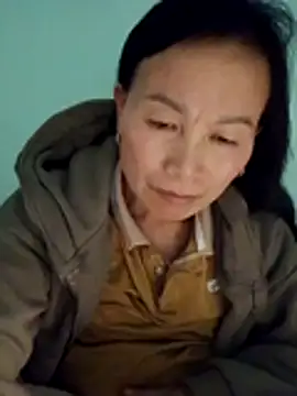 Snapshot of Lili-123k chatting on January 6, 1:48 pm Lili-123k online show from January 6, 1:48 pm