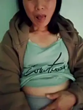 Snapshot of Lili-123k chatting on January 10, 3:36 pm Lili-123k online show from January 10, 3:36 pm