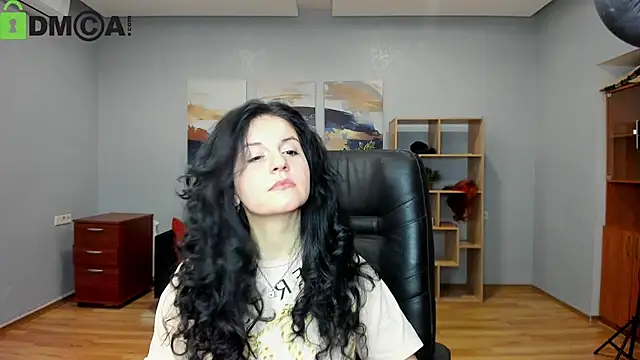 Amelia Hart online show from December 3, 6:54 am