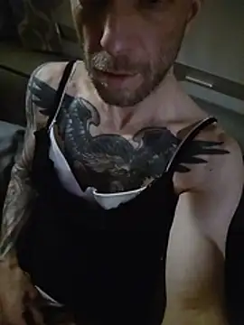 Snapshot of scotbhoyscott chatting on December 23, 12:41 am scotbhoyscott online show from December 23, 12:41 am