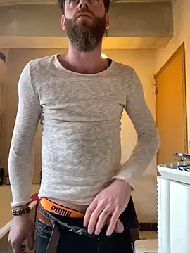 Snapshot of Bigdaad92 chatting on December 5, 1:20 pm Bigdaad92 online show from December 5, 1:20 pm