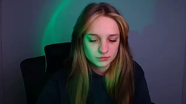 Katie Rosiee online show from December 22, 10:18 pm