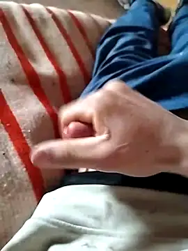 yacinekabiley16 online show from December 4, 9:29 am