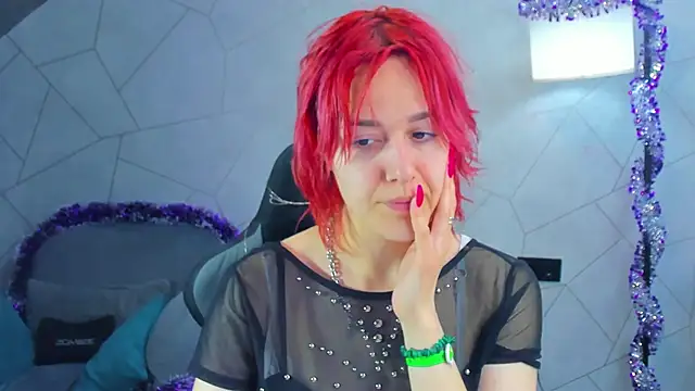 Snapshot of Linda_Jonys chatting on December 19, 9:49 am Linda Jonys online show from December 19, 9:49 am