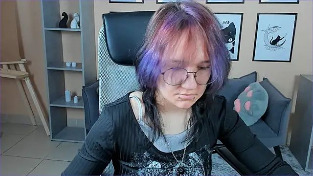 Sylvia Reed online show from January 9, 10:07 am