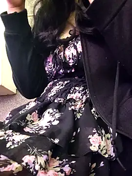 Snapshot of Miky_Lyn chatting on February 5, 5:45 am Miky Lyn online show from February 5, 5:45 am