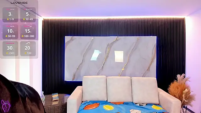 TiffanyHoustton online show from February 26, 12:04 pm