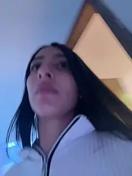 lya  brown online show from April 7, 11:10 am