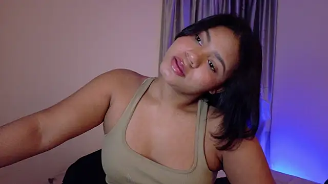 Snapshot of Aregoe_Art chatting on June 23, 10:19 pm Aregoe Art online show from June 23, 10:19 pm