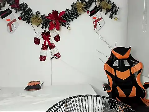 alex balck online show from December 5, 10:35 am