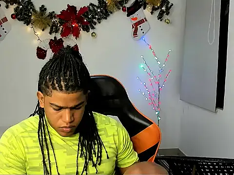 alex balck online show from December 18, 11:38 am