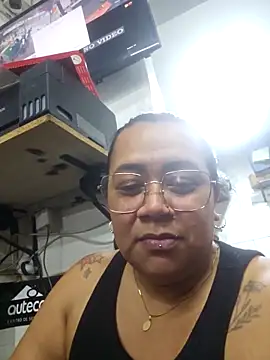 vicky-duarte online show from December 18, 8:59 pm