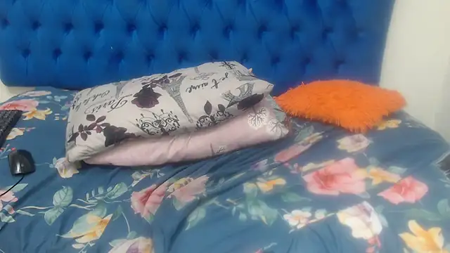 Snapshot of SweetdelightXXXX chatting on February 27, 8:31 pm SweetdelightXXXX online show from February 27, 8:31 pm