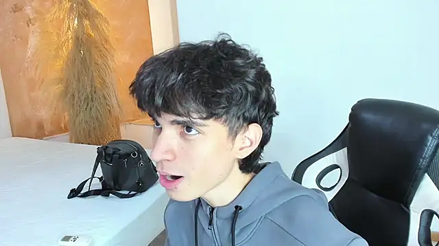 Snapshot of CONNOR_STONNE_ chatting on February 20, 7:36 pm CONNOR STONNE online show from February 20, 7:36 pm