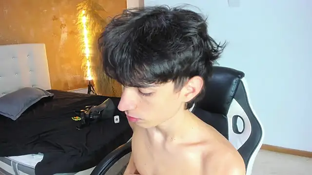 Snapshot of CONNOR_STONNE_ chatting on February 27, 8:20 pm CONNOR STONNE online show from February 27, 8:20 pm