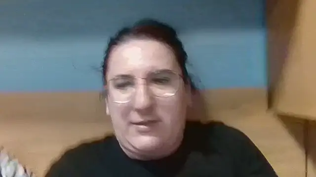 Snapshot of Dana92va chatting on April 21, 8:31 am Dana92va online show from April 21, 8:31 am
