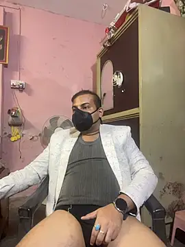 yoyoyohunny online show from December 15, 4:11 pm