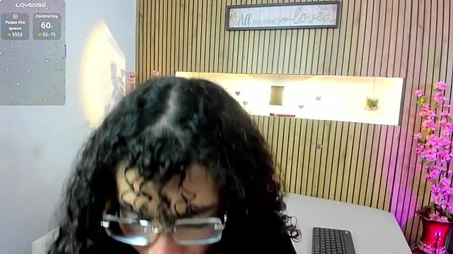 madison shelby online show from December 20, 1:18 pm