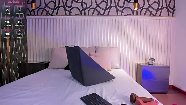 LilSharon online show from December 18, 11:49 am