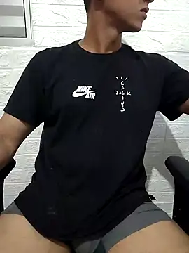 Snapshot of Victorvon9 chatting on January 19, 12:36 am Victorvon9 online show from January 19, 12:36 am