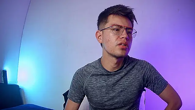 nicolatinboy online show from March 4, 9:10 pm