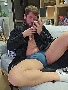Snapshot of RipMyUnderwear chatting on May 14, 1:45 am RipMyUnderwear online show from May 14, 1:45 am