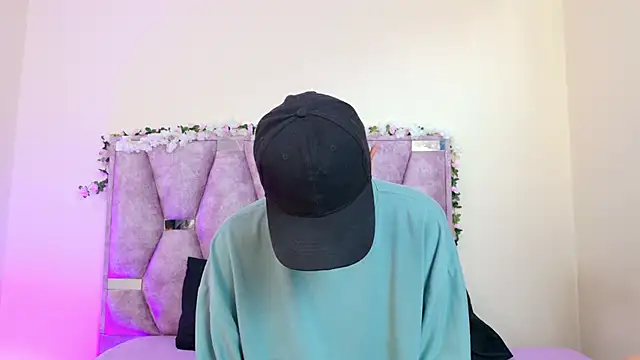 iris and damian online show from February 28, 5:14 pm