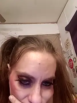 Snapshot of snowbird1117 chatting on February 6, 3:44 am snowbird1117 online show from February 6, 3:44 am