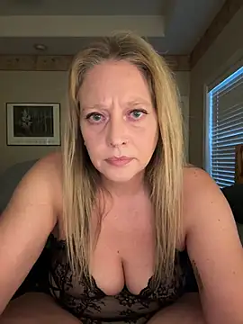 Snapshot of MissyLovelace chatting on June 13, 11:52 am MissyLovelace online show from June 13, 11:52 am