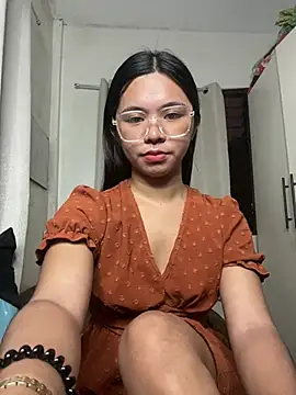 voganmarie online show from February 10, 9:41 pm