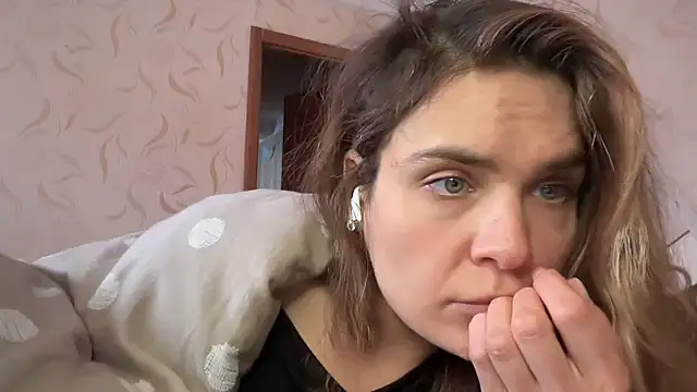 Snapshot of MALVINA0077 chatting on February 8, 9:02 am MALVINA0077 online show from February 8, 9:02 am