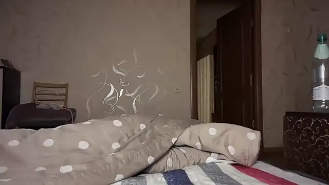 Snapshot of MALVINA0077 chatting on February 15, 9:44 pm MALVINA0077 online show from February 15, 9:44 pm