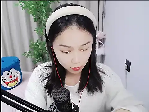 mili923 online show from December 14, 1:38 pm