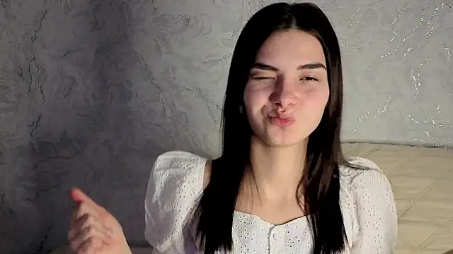 Laura Sunday online show from March 10, 12:32 pm