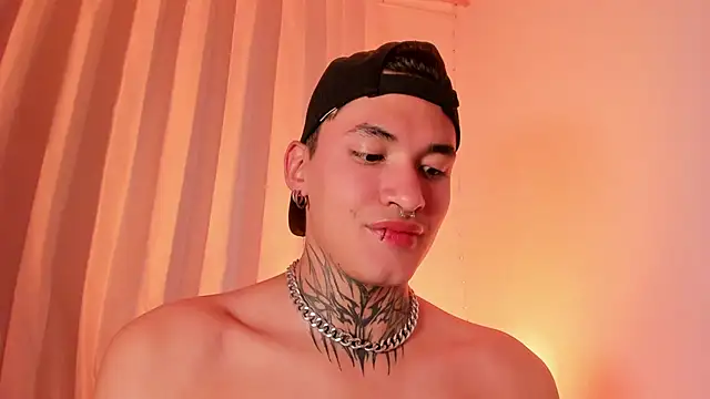 AlecBanne online show from December 19, 4:52 am