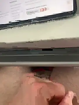 hannes256102 online show from May 29, 3:32 pm