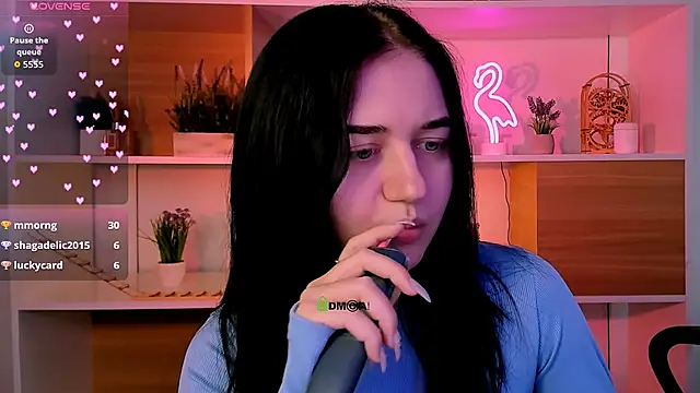 diara ti online show from December 14, 9:58 am