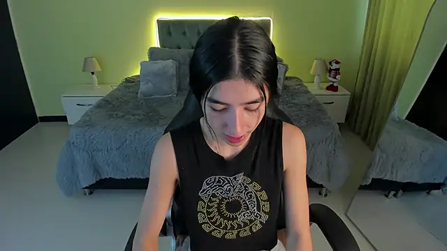 Celeste Rous   online show from December 17, 12:33 pm