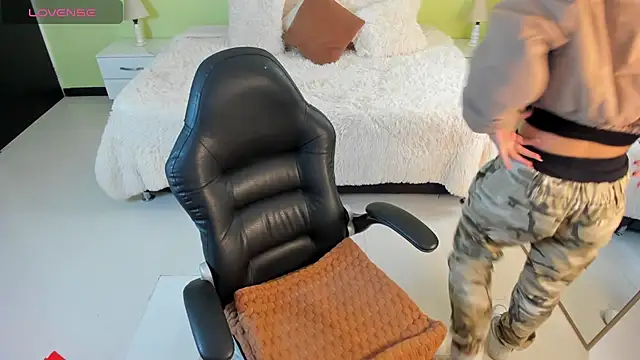 Celeste Rous   online show from March 7, 12:24 pm