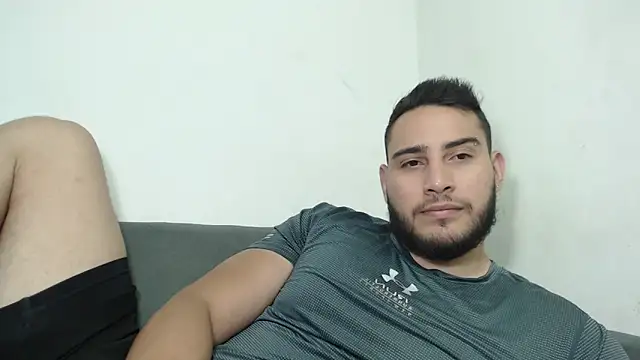 Snapshot of Seank_Noszka chatting on April 26, 10:40 pm Seank Noszka online show from April 26, 10:40 pm